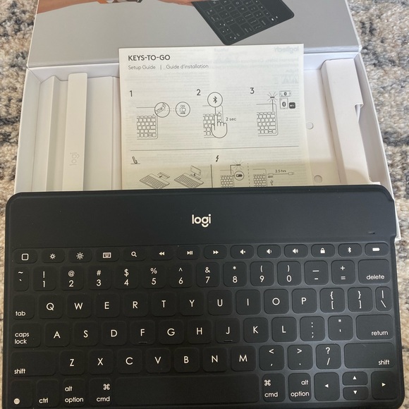 Logitech Keys to Go Keyboard - Picture 4 of 4